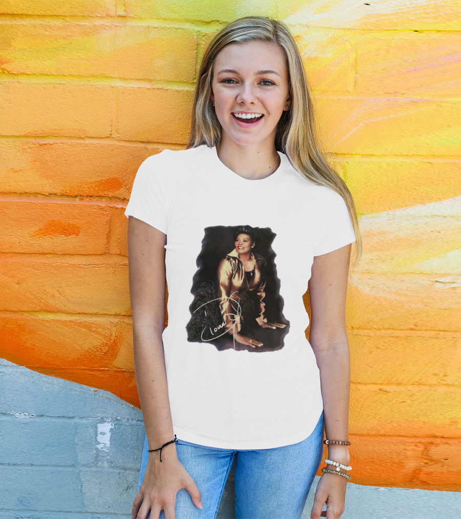 Dionne Warwick Iconic Soul Singer Legend Autographed Image T-Shirt