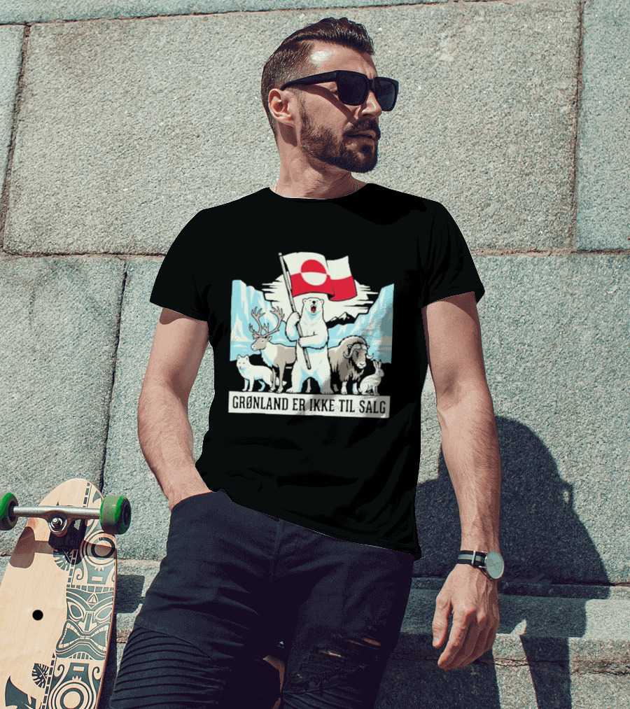 Grønland Er Ikke Til Salg Polar Bear Flag Reindeer Musk Ox Arctic Wildlife T-Shirt
