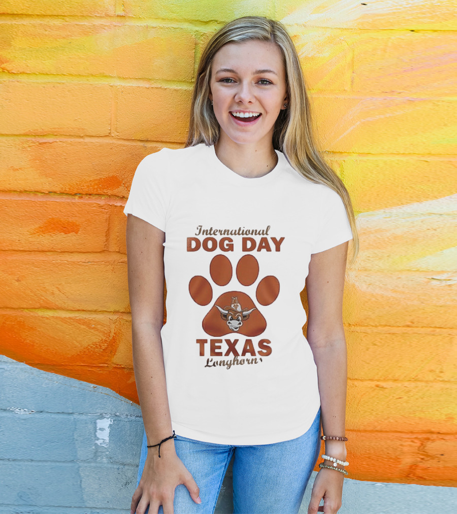 International Dog Day Texas Longhorns Paw Print T-Shirt