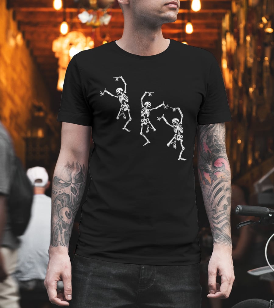 Dancing Skeletons Spooky Gothic Halloween Skeletons T-Shirt