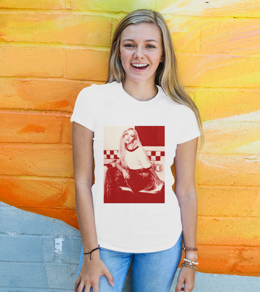 Freya Skye Store Bad Taste Photo Retro Vibe Outfit With Distressed Jeans And Casual Raglan Top In Diner Setting T-Shirt