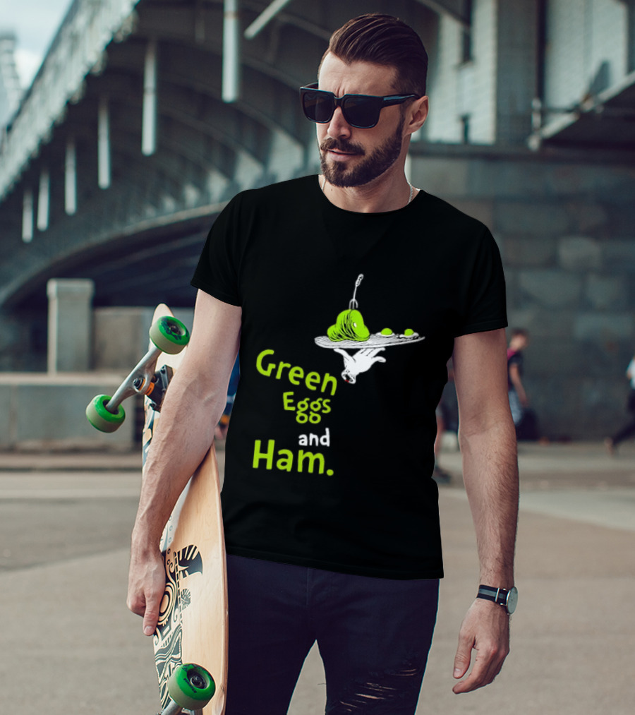 Dr Seuss Green Eggs And Ham Plate Illustration Classic Children's Book T-Shirt