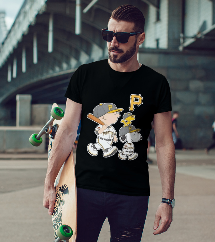 Woodstock Snoopy Charlie Brown Pittsburgh Pirates Baseball P T-Shirt