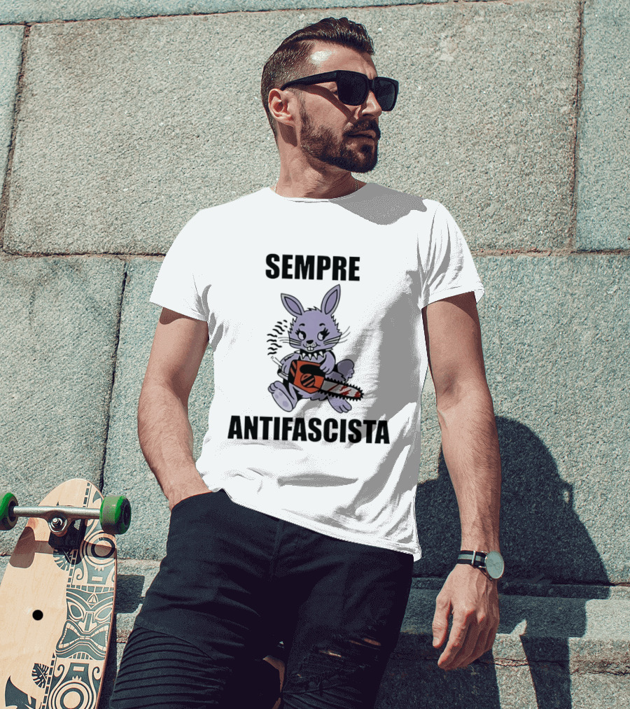 Sempre Antifascista Bunny Chainsaw T-Shirt