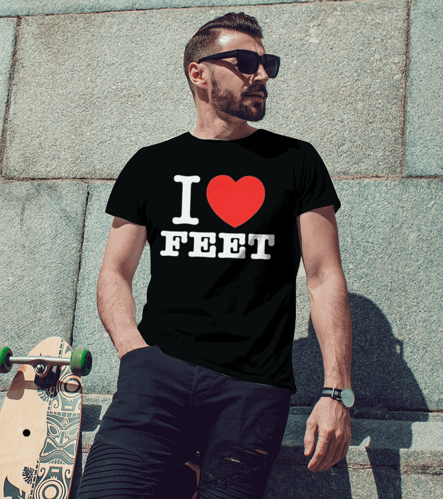 I Love Feet Humor Red Heart Foot Fetish Fun T-Shirt
