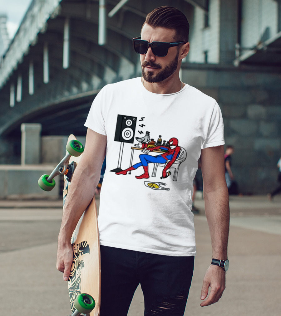 Spider Man Te Quiero Romo Drinking Marvel Speaker Table Scene T-Shirt