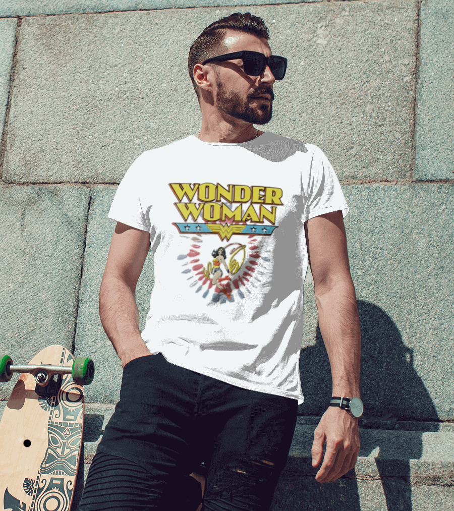 Wonder Woman Comic Superhero Swirling Golden Lasso T-Shirt