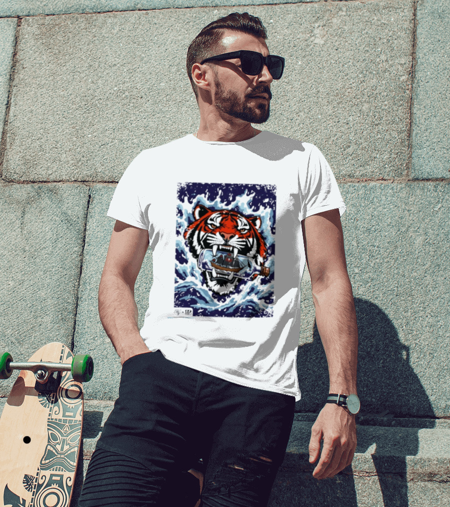 Cincinnati Bengals Vs Tampa Bay Buccaneers Tiger Ship Ocean Clash T-Shirt
