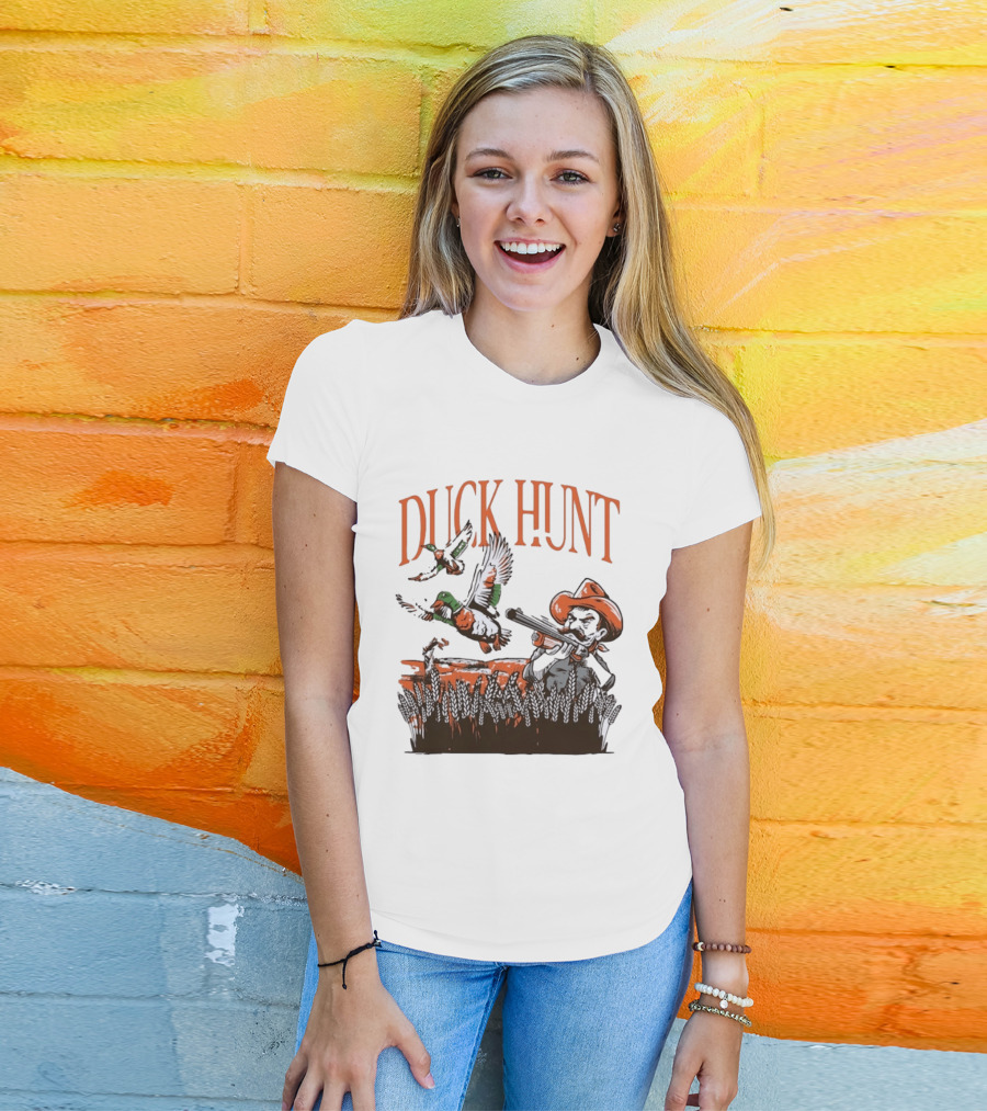 Duck Hunt Hunter Wildlife Outdoors Vintage Cowboy Shooting Scene T-Shirt