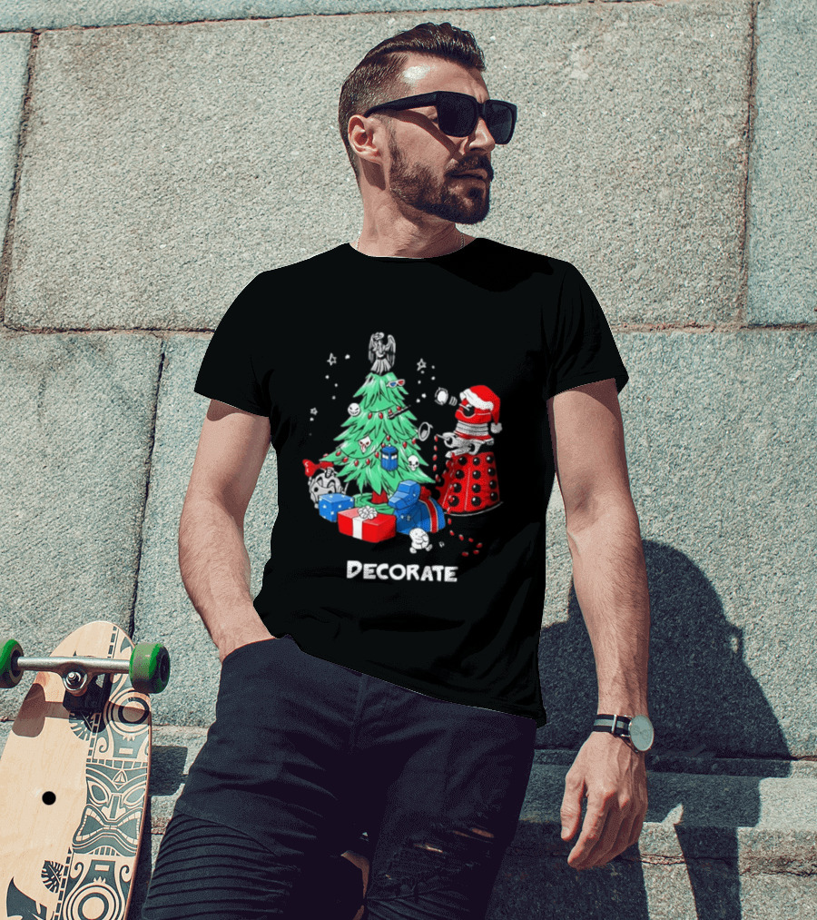 Doctor Who Dalek Christmas Tree Decorate Scene T-Shirt