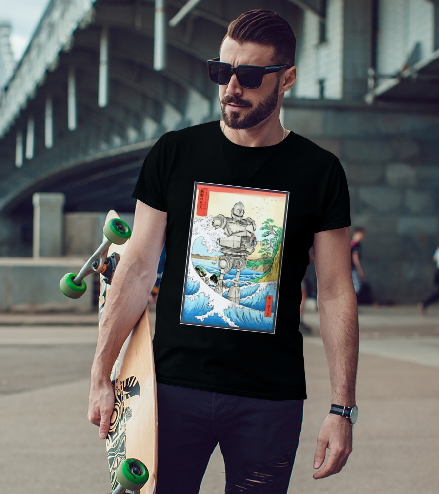The Iron Giant And Hogarth Ukiyo E Japanese Wave T-Shirt