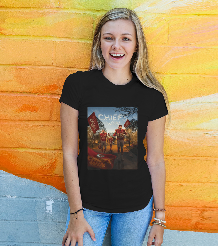 Kansas City Chiefs Winning Moment Patrick Mahomes Travis Kelce Chiefs Win T-Shirt