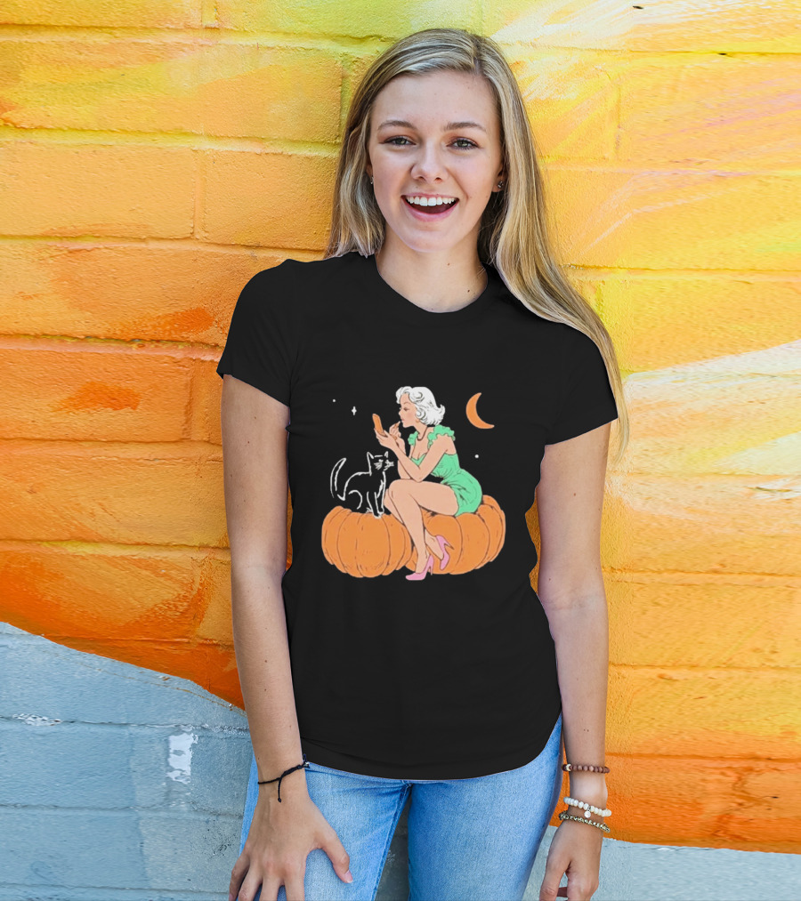 Pinup Girl Applying Lipstick On Pumpkin With Black Cat Halloween Moon Scene T-Shirt