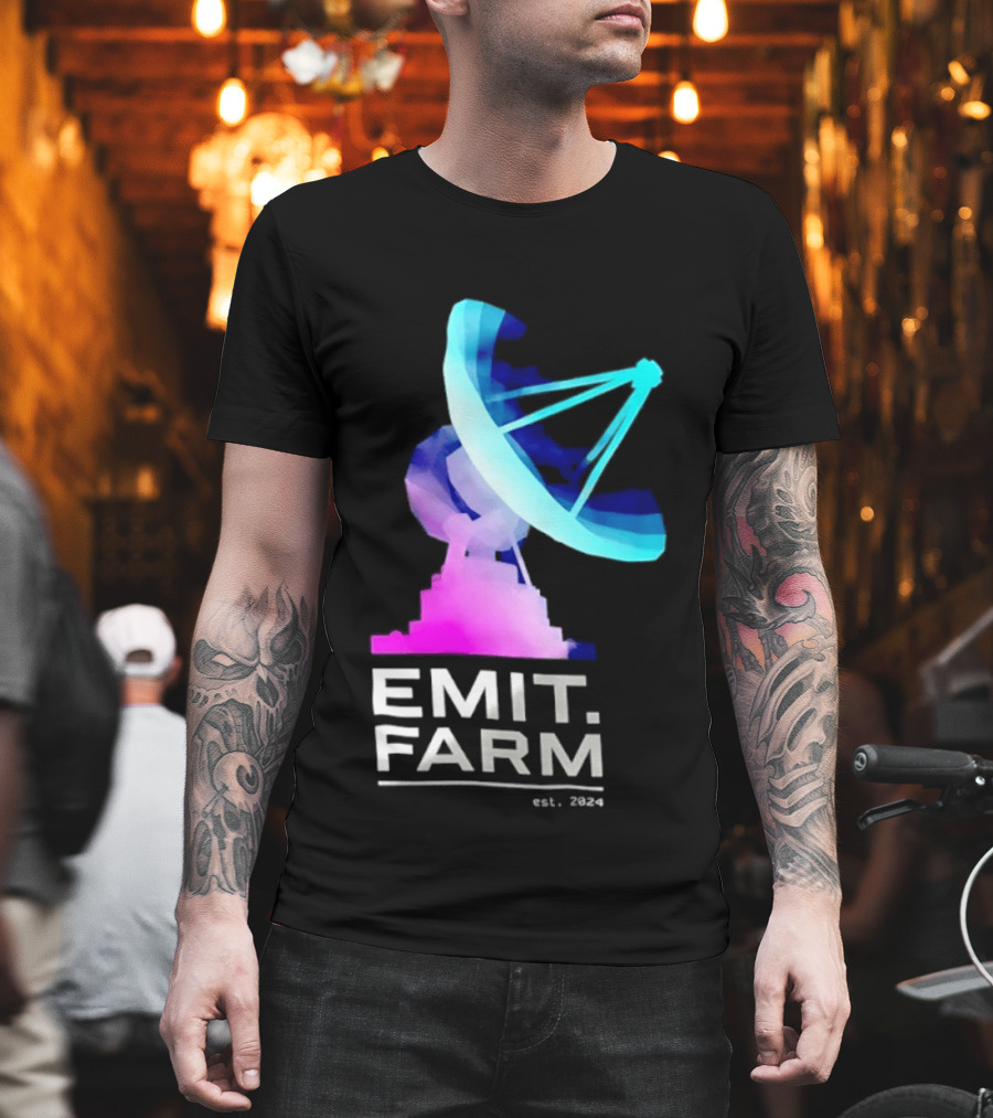 Emit Farm Est 2024 Satellite Dish Radio Telescope Science T-Shirt
