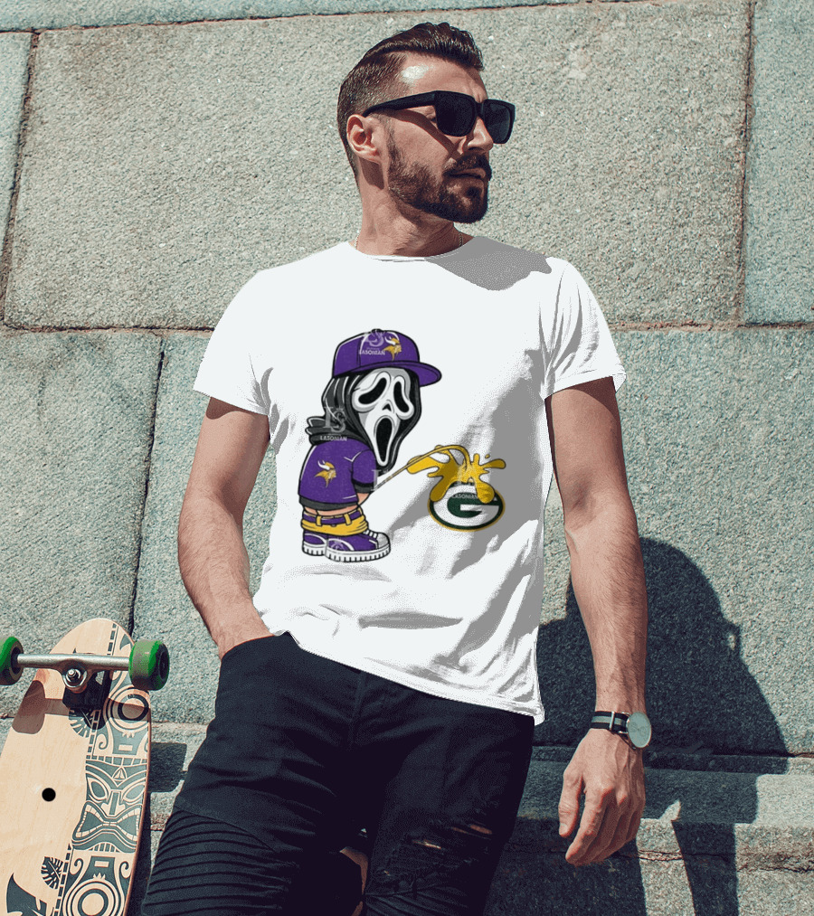 Minnesota Vikings Ghostface Piss On Green Bay Packers T-Shirt