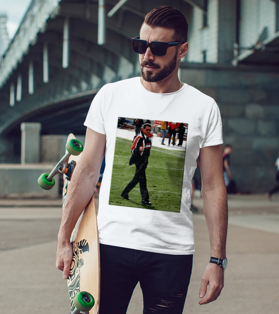 Mike Ditka Chicago Bears Coach Iconic Sideline Moment T-Shirt