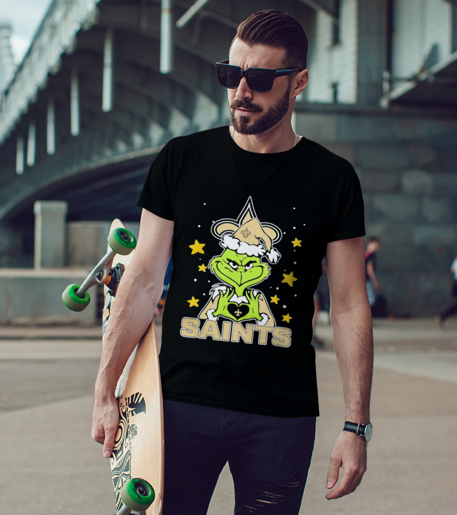 New Orleans Saints Grinch Heart Hands Christmas Holiday 2026 T-Shirt