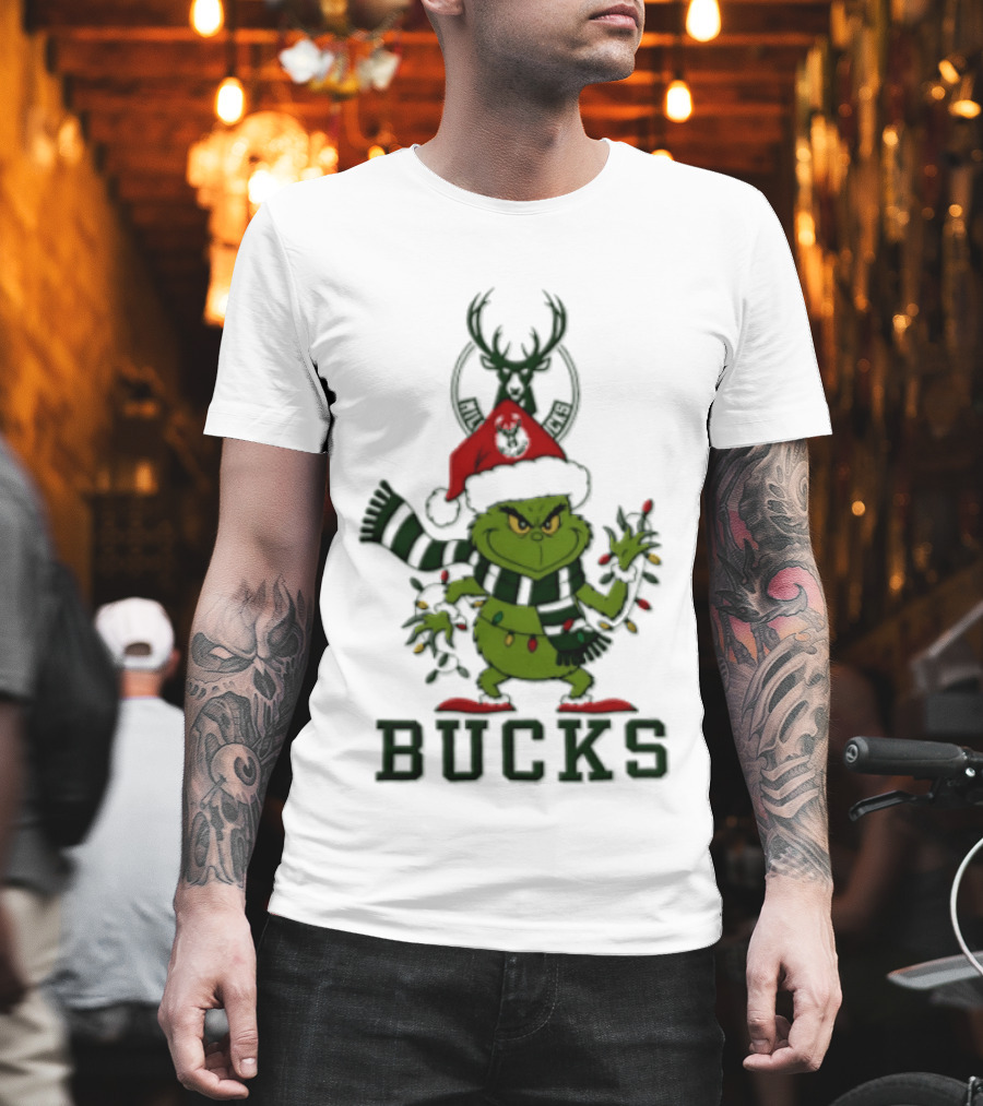 Milwaukee Bucks Grinch Christmas 2026 Heart Hands T-Shirt