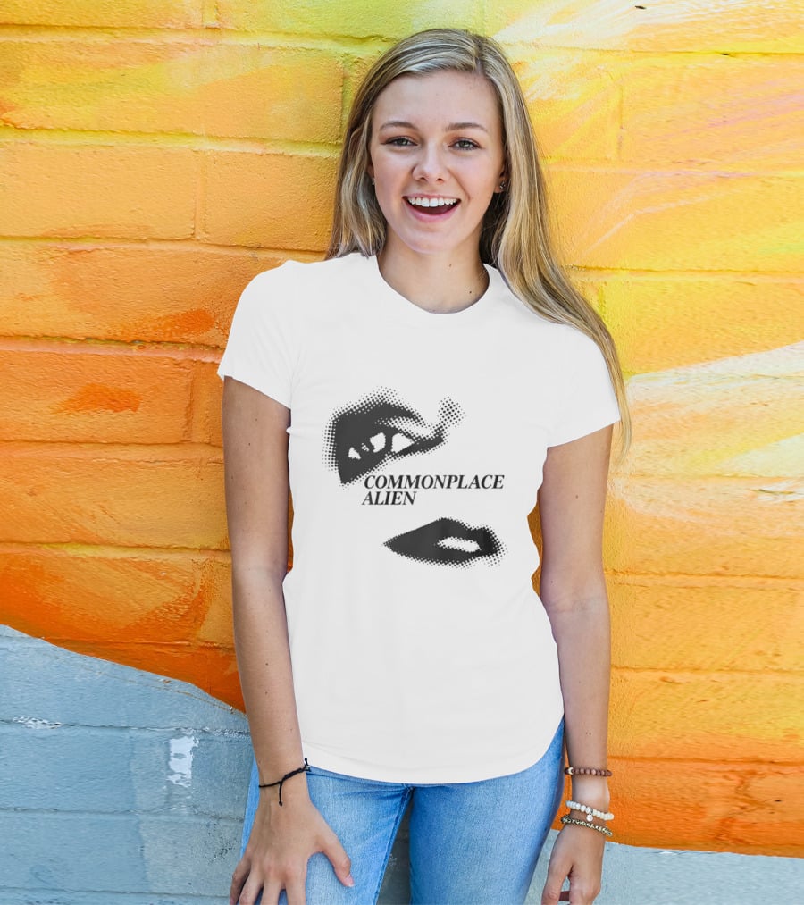 Commonplace Alien Halftone Lips Minimalist T-Shirt
