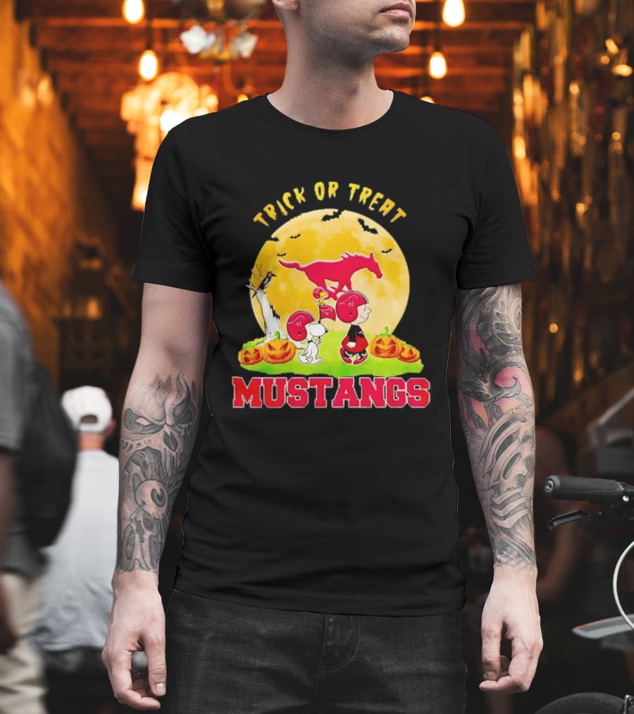 Trick Or Treat SMU Mustangs Halloween Snoopy Charlie Brown Woodstock Moon T-Shirt