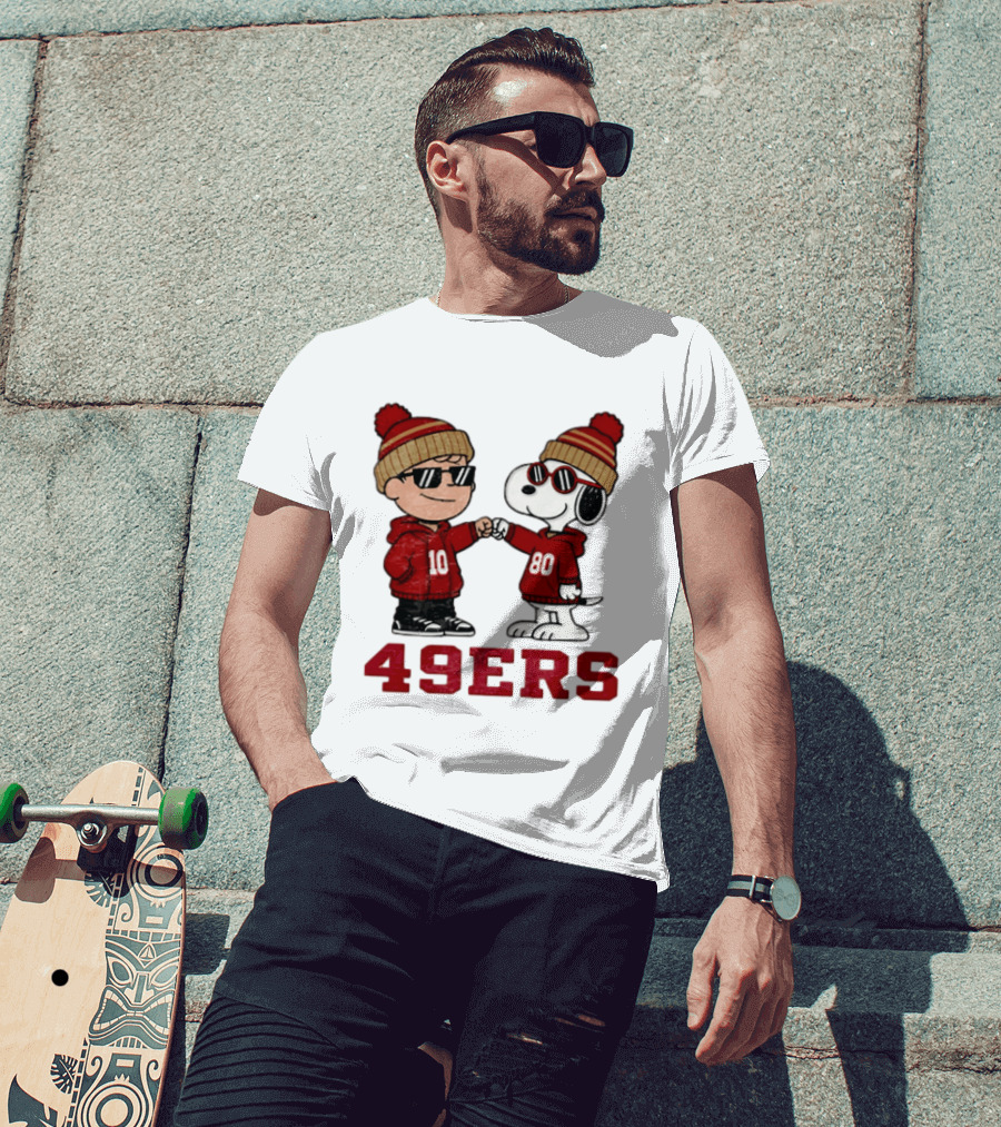 San Francisco 49ers Charlie Brown Snoopy 49ERS Fist Bump Beanies T-Shirt