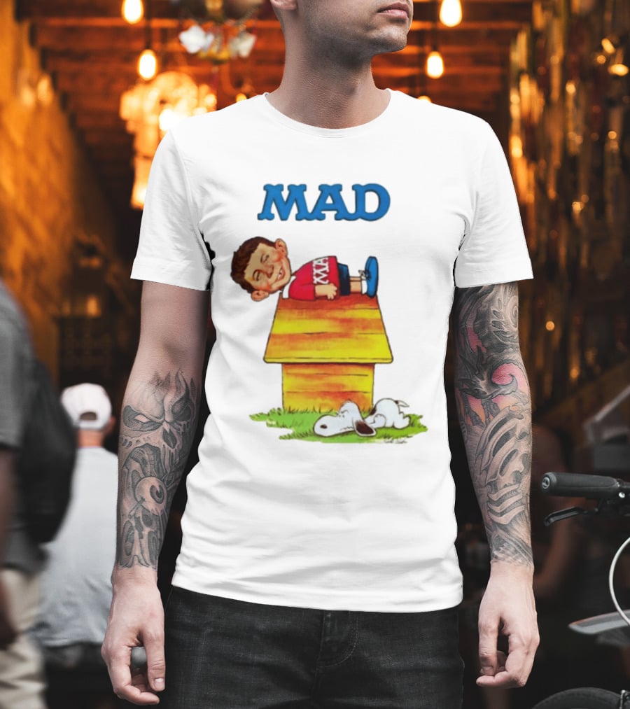 Alfred E Neuman MAD Magazine Snoopy Doghouse October 1970 T-Shirt