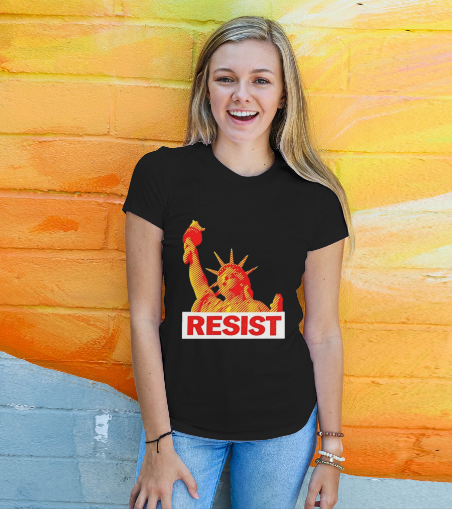 Statue Of Liberty Distressed Resist Political Protest T-Shirt