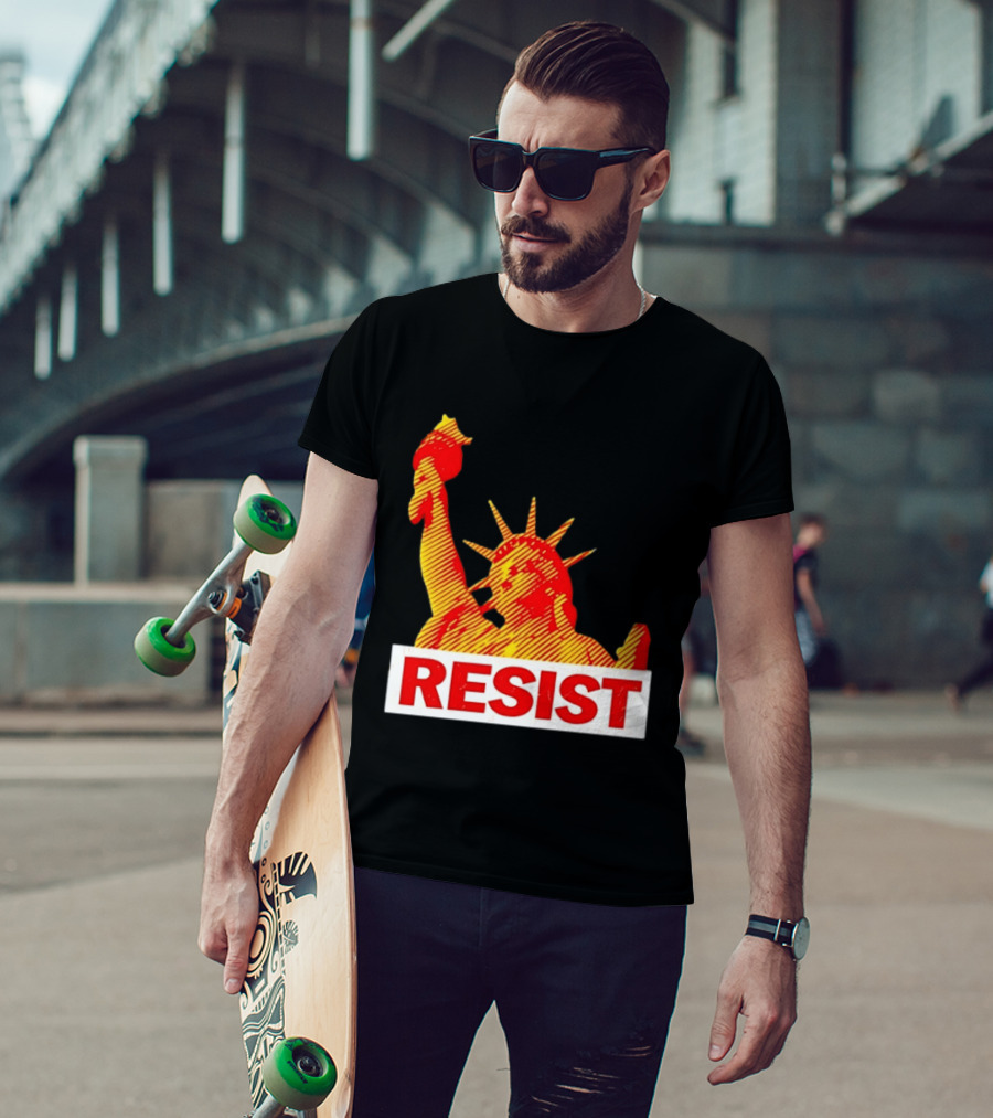 Statue Of Liberty Distressed Resist Political Protest T-Shirt