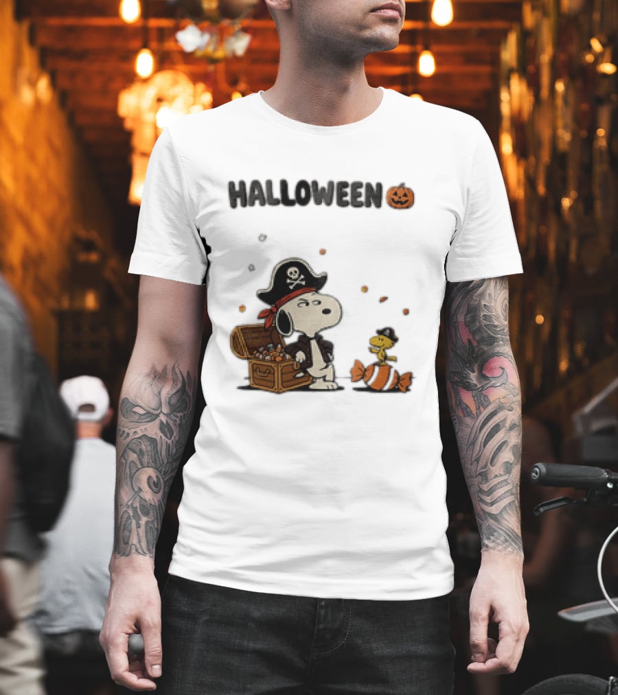 Snoopy Woodstock Halloween Pirates Treasure Chest Pumpkin T-Shirt