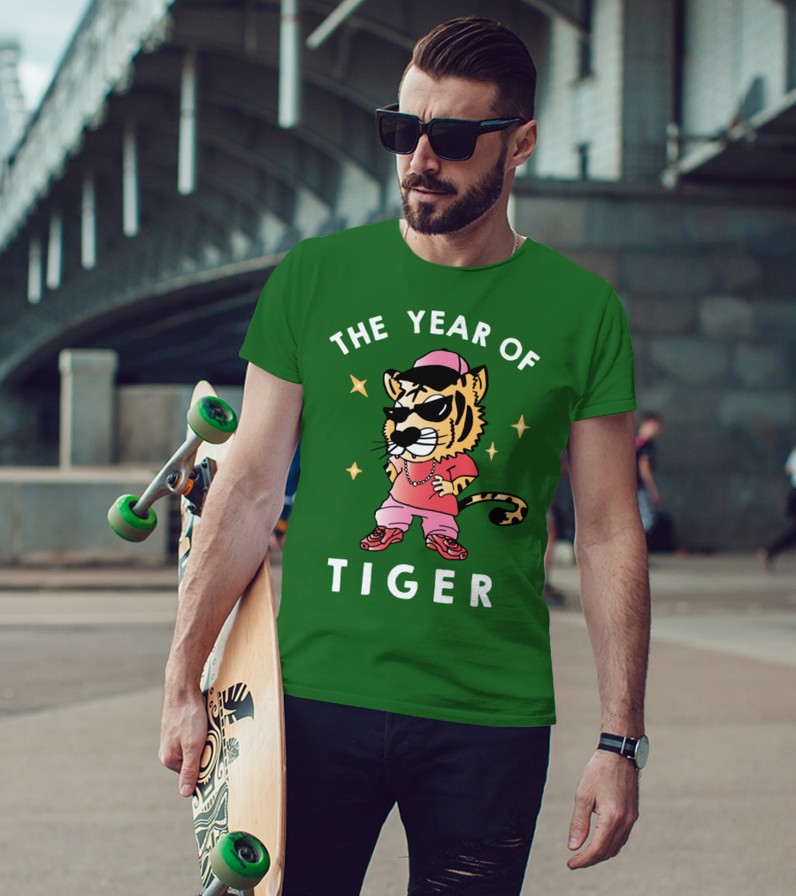 THE YEAR OF TIGER Hip Hop Style Cartoon Tiger Wearing Sunglasses And Chain T-Shirt