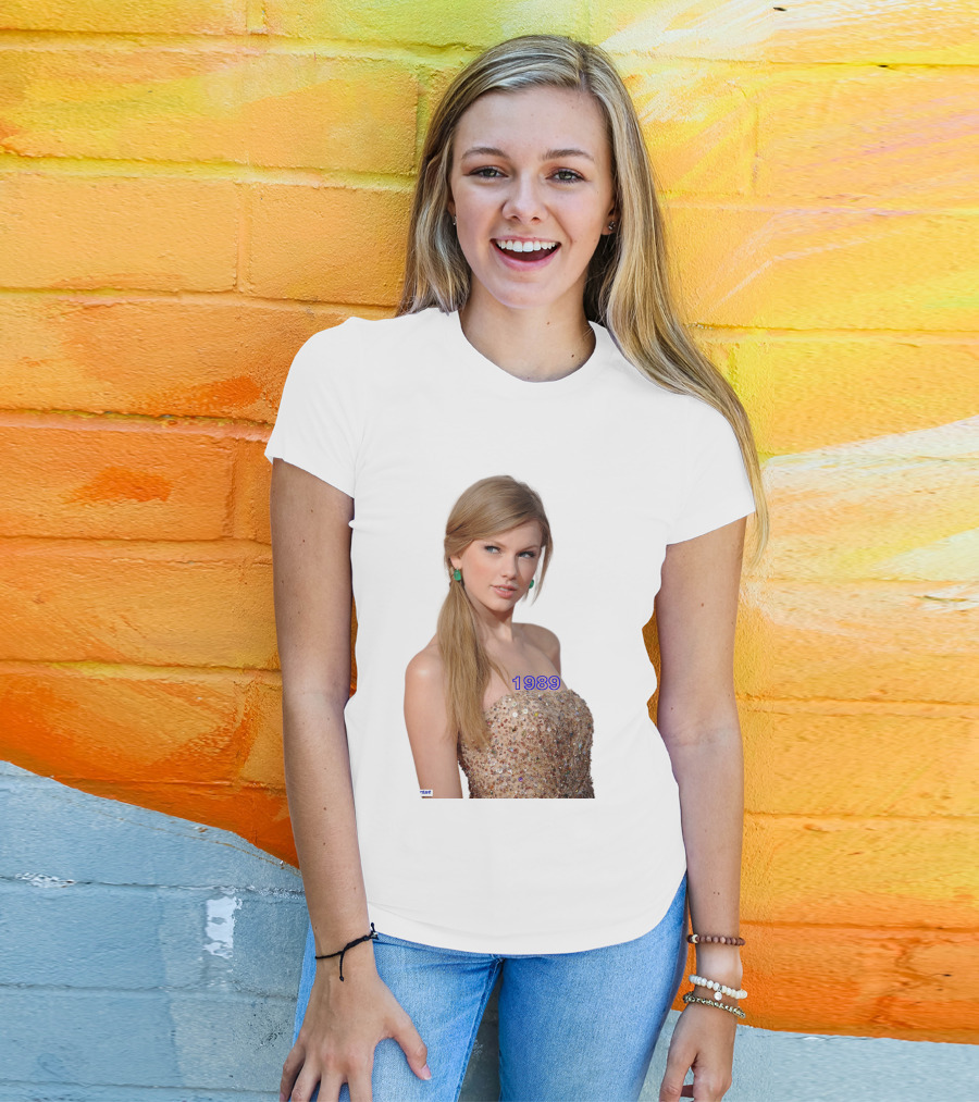 Taylor Swift 1989 Special Pictures Singersceleb T-Shirt