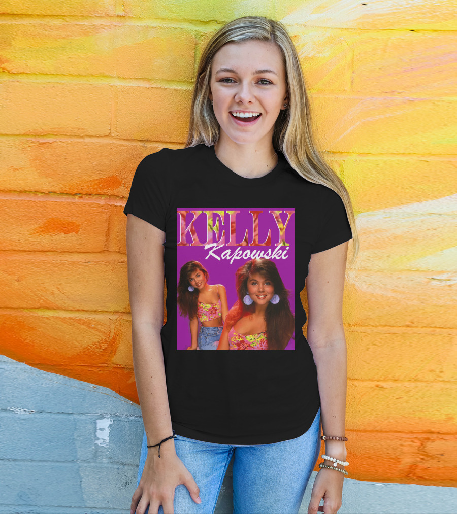Kelly Kapowski Saved By The Bell 90s Iconic Style Retro Vibes T-Shirt