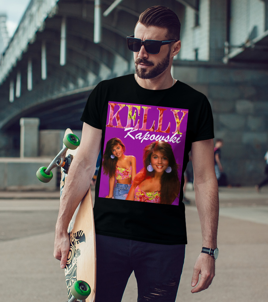 Kelly Kapowski Saved By The Bell 90s Iconic Style Retro Vibes T-Shirt