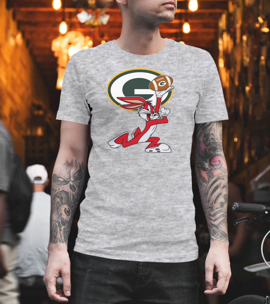 Green Bay Packers Bugs Bunny Holding Football T-Shirt