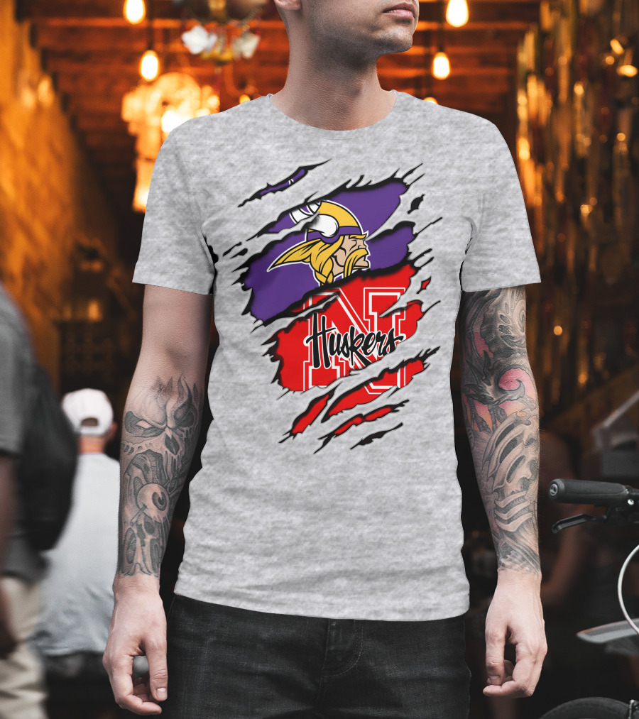 Vikings Huskers Ripped Logo Blend T-Shirt