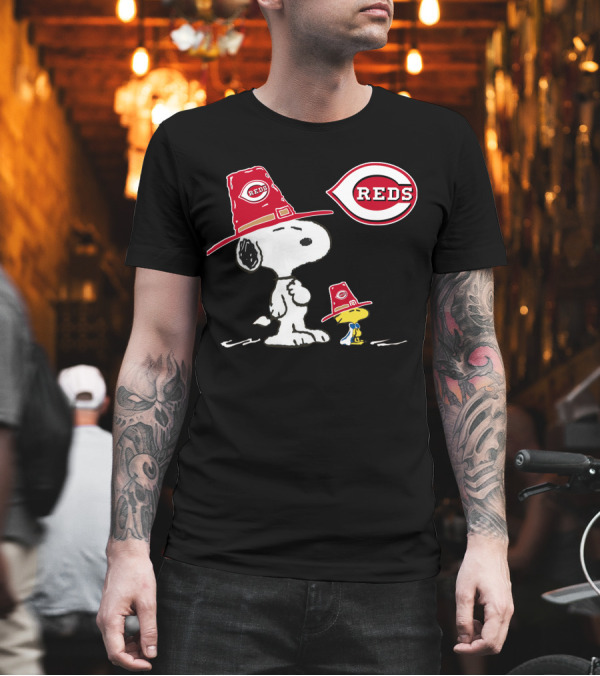Cincinnati Reds Snoopy and Woodstock Baseball Fans T-Shirt Cincinnati Reds Snoopy and Woodstock Baseball Fans T-Shirt