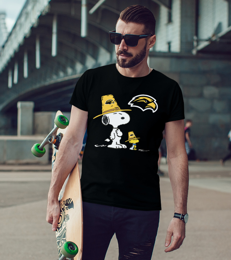 Southern Mississippi Golden Eagles Snoopy Woodstock Pilgrim Hats T-Shirt