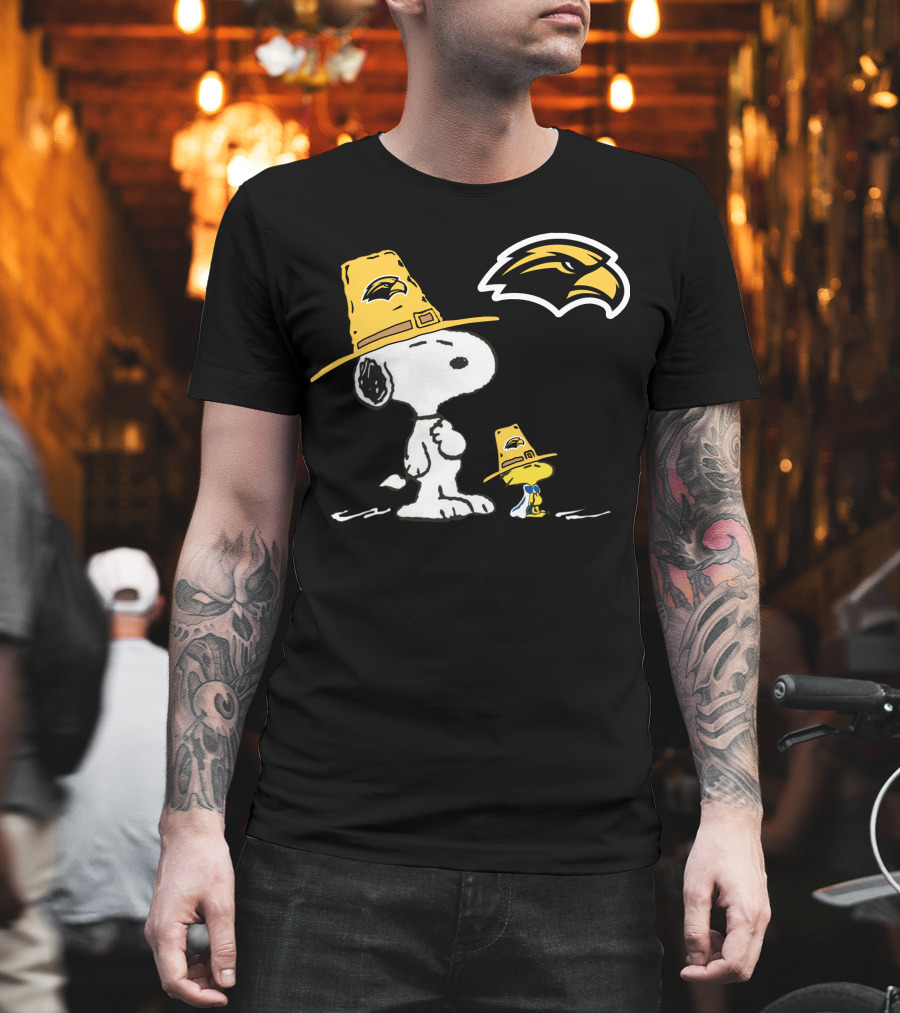 Southern Mississippi Golden Eagles Snoopy Woodstock Pilgrim Hats T-Shirt