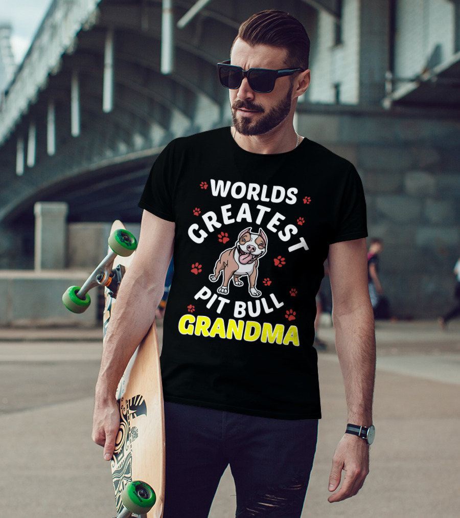 WORLDS GREATEST PIT BULL GRANDMA Paws And Smiling Pitbull T-Shirt