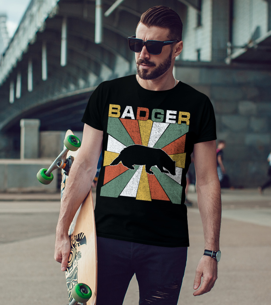BADGER Vintage 70s Silhouette With Colorful Retro Stripes T-Shirt