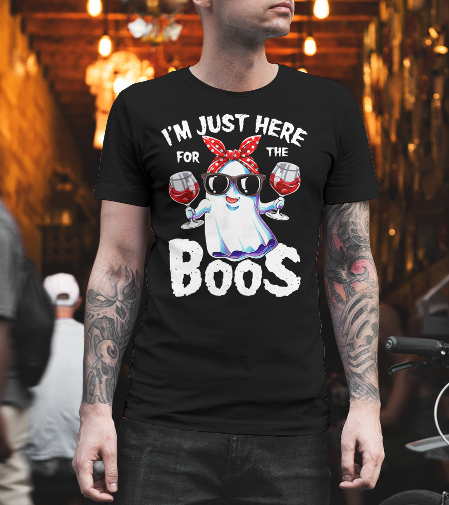 I'm Just Here For The Boos Funny Halloween Women Ghost Holding Wine Glasses T-Shirt
