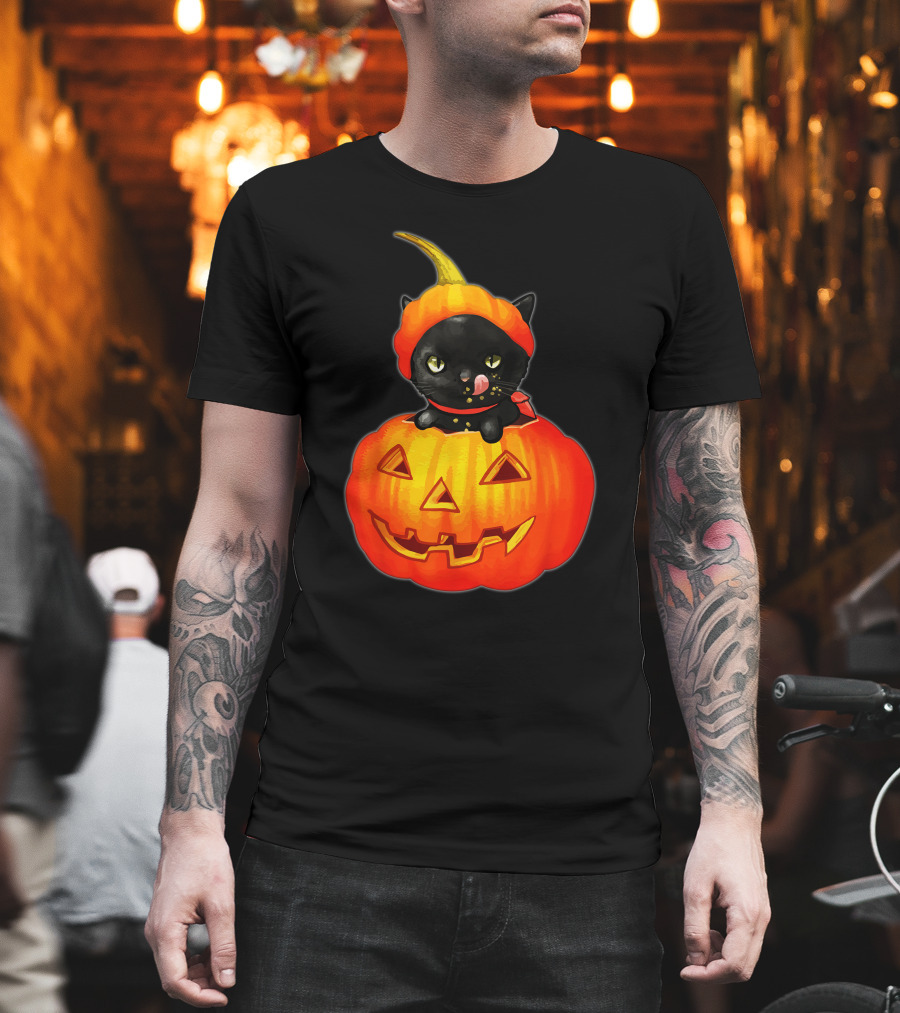 Funny Halloween Cats And Pumpkins With Scary Black Cat T-Shirt