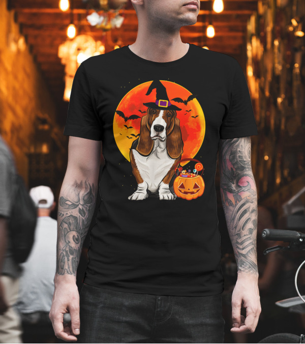 Basset Hound Witch Hat Halloween Pumpkin Candy Holder with Full Moon and Bats T-Shirt Basset Hound Witch Hat Halloween Pumpkin Candy Holder with Full Moon and Bats T-Shirt