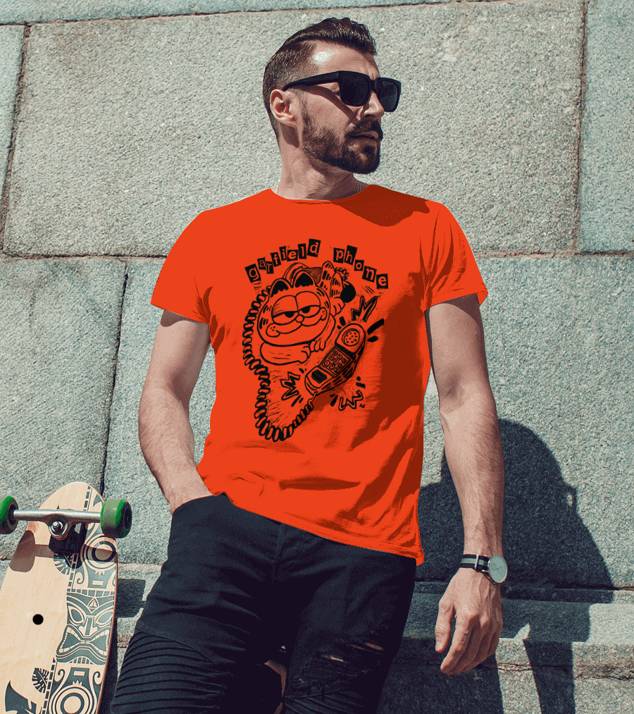 Craftsanity Shop Garfield Phone Relaxed Vintage Comic Vibe T-Shirt