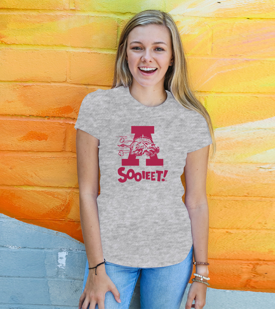 Eric Musselman Wearing Arkansas Razorbacks Logo Sooieet T-Shirt