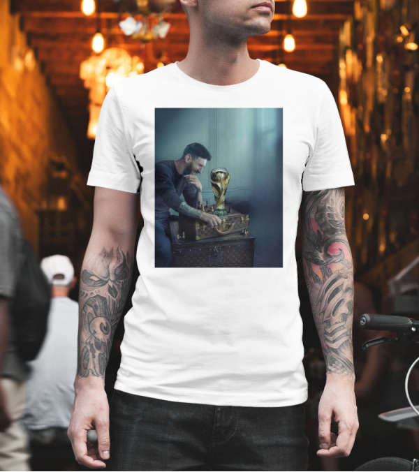 Lionel Messi Celebrates with World Cup Trophy on Luxury Trunk T-Shirt Lionel Messi Celebrates with World Cup Trophy on Luxury Trunk T-Shirt