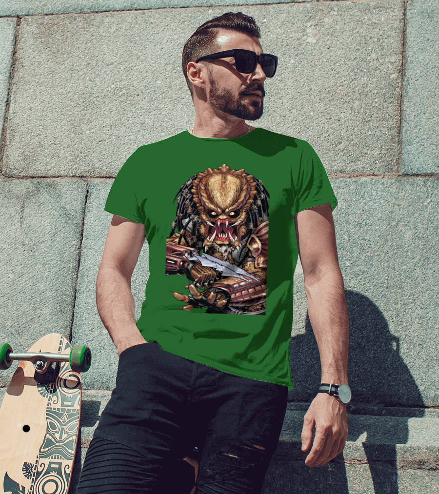 Predator Alien Holding Blade Comic T-Shirt