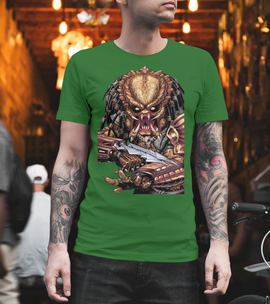 Predator Alien Holding Blade Comic T-Shirt