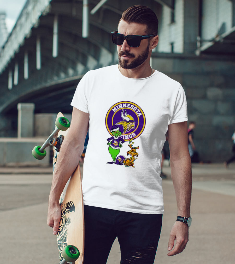 Grinch And Max Minnesota Vikings Christmas Fan Collaboration T-Shirt