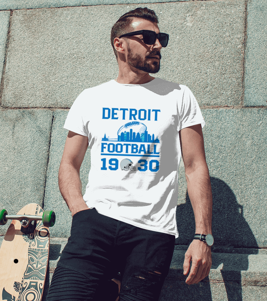 Detroit Lions Football 1930 Skyline Helmet Motif T-Shirt